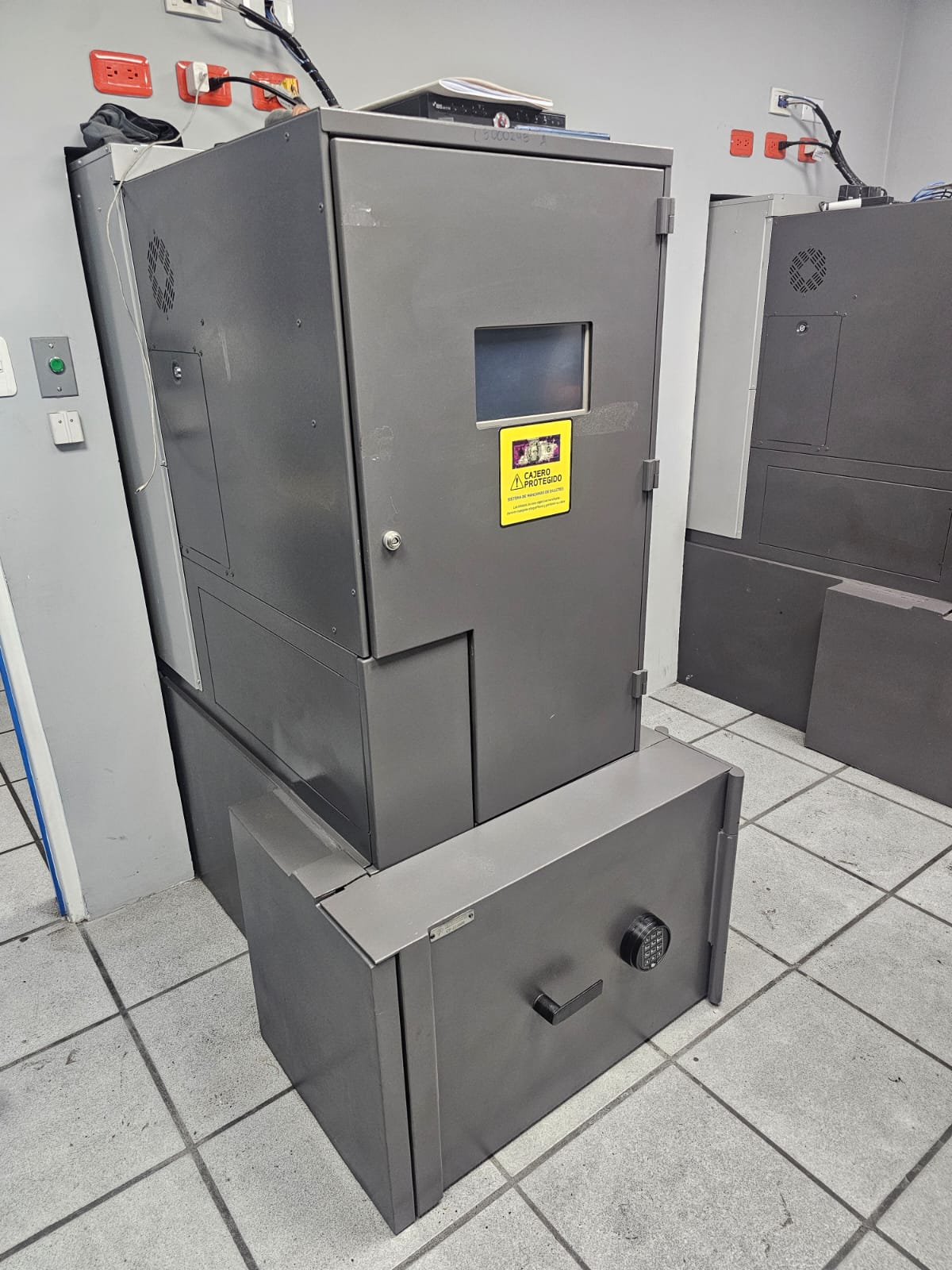 Chaleco blindado para ATM &mdash; soluci&oacute;n custom P&D